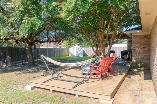 206 Hackberry Dr, Greenville, TX 75402-8024