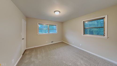 4587 Hopewell Rd, Atlanta GA  30337-5408 exterior