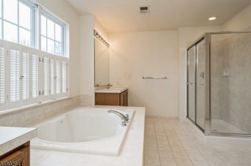 37 Dorset Dr, Hackettstown NJ  07840-5010 exterior