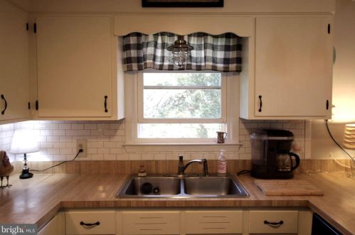 17 Friendship Ct, Charles Town WV 25414-5058 exterior