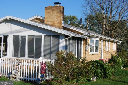 228 Fairville Ave, Harrisburg, PA 17112-9701