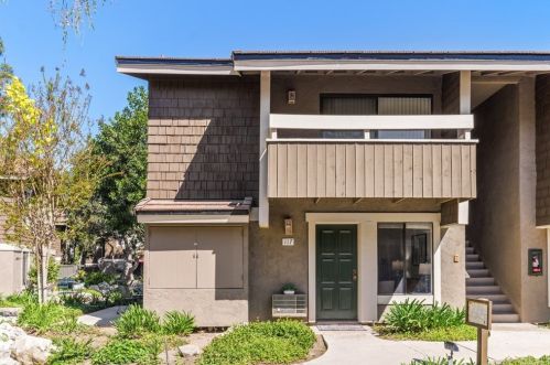 117 Streamwood, Irvine CA  92620-1946 exterior