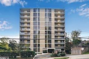 2100 Washington Ave, Silver Spring, MD 20910-2649