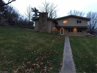 1601 Marion Dr, Coshocton, OH 43812-3141