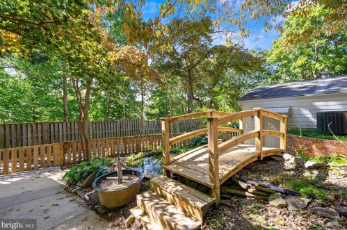 7301 Lackawanna Dr, Springfield VA  22150-4418 exterior