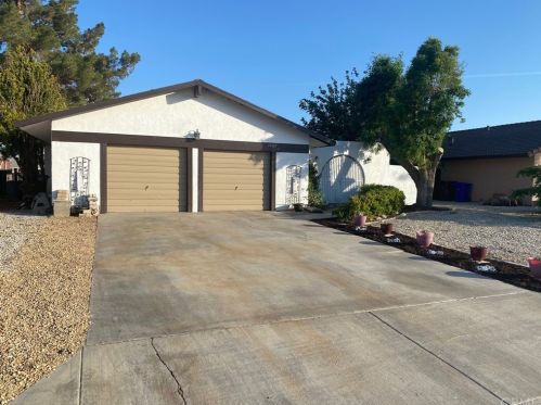 26865 Lakeview Dr, Helendale, CA 92342-7807