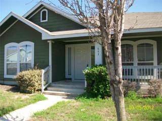 643 Hogan, Uhland TX  78640-5572 exterior