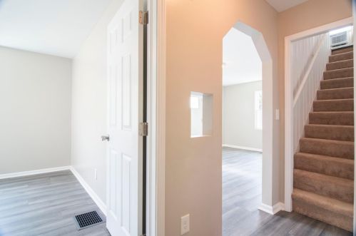 5218 Charloe St, Cincinnati OH  45227-1034 exterior