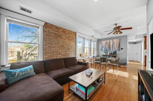 4241 Kimball Ave, Chicago, IL 60618-1143