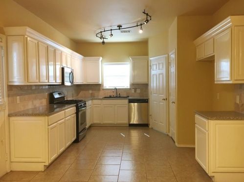 5183 Hartson, Uhland TX  78640-5260 exterior