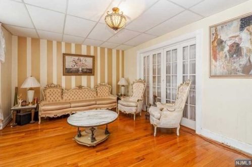 678 24th St, Paterson, NJ 07504-1902