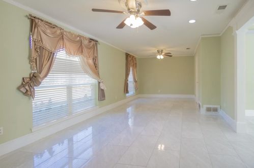 510 Mayfield Ave, Garland TX  75041-5041 exterior