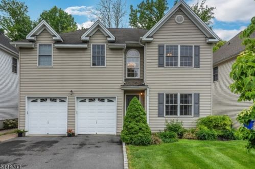7 Nicole Ct, Scotch Plains, NJ 07076-1950