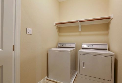 7814 Liverpool Ln, Irving TX 75063-3506 exterior