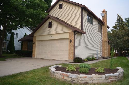 1333 Rose Blvd, Buffalo Grove, IL 60089-3264
