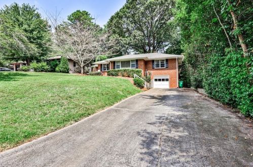 1422 Lively Ridge Rd, Atlanta GA  30329-3710 exterior