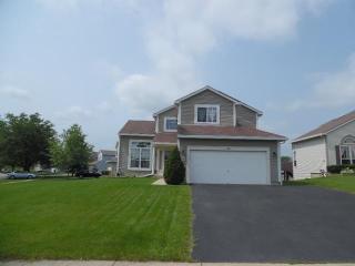 364 Lincoln Dr, Hanover Park, IL 60103-6547