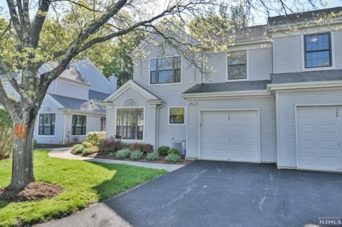 143 Day Ct, Mahwah, NJ 07430-2964