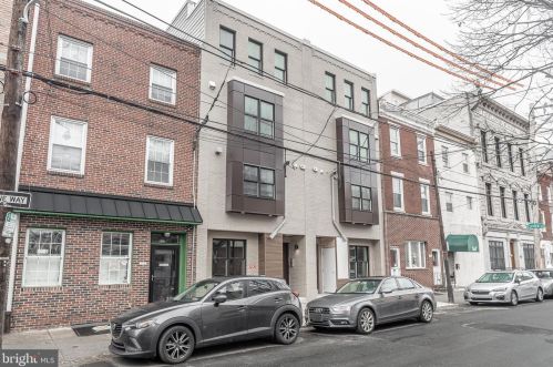 752 8th St, Philadelphia, PA 19147-2839