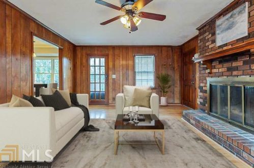 4673 Arrowhead Trl, Lilburn, GA 30047-4133