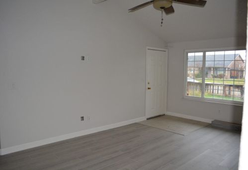 801 Crippen Ave, Modesto, CA 95351-7700