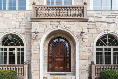 5637 Monroe St, Oak Brook, IL 60521-5158