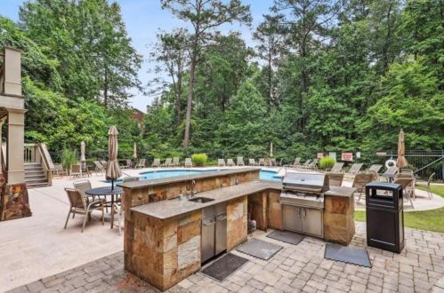 1910 Cedar Glenn Way, Atlanta GA  30339-8538 exterior