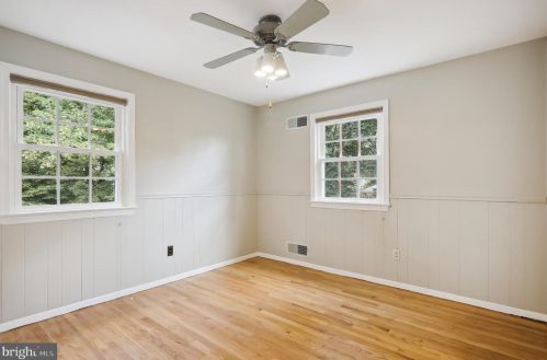 1221 Pinecrest Cir, Silver Spring MD 20910-1626 exterior