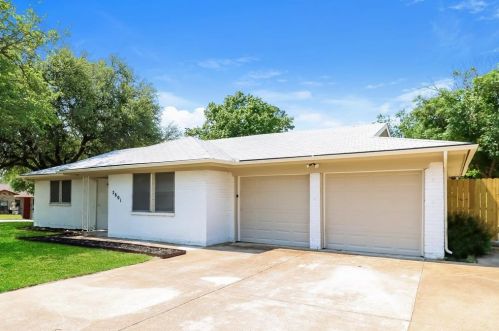 2801 Shasta Trl, Fort Worth TX  76133-4317 exterior