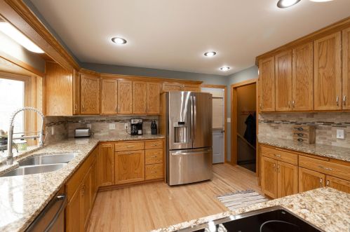 4266 Jasper Dr, Saint Paul MN  55122-2011 exterior