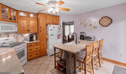 7 Trafalgar Ct, Hackettstown NJ  07840-4208 exterior