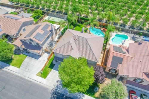 1746 Fir Dr, Los Banos CA 93635-5236 exterior