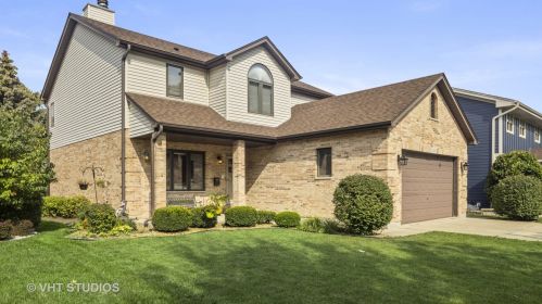 424 Broker Ave, Itasca, IL 60143-2306