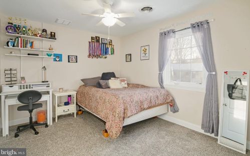 834 Edge Park Dr, Tavistock NJ 08033-1022 exterior