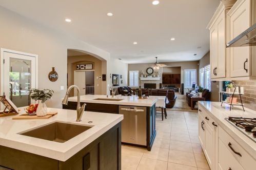 9647 Kunzite Ct, Elk Grove, CA 95624-4457
