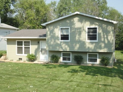 101 Bridgewood Dr, Antioch, IL 60002-1707