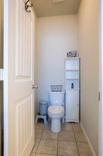 1712 Chivalry Ln, Fort Worth TX  76140-5780 exterior