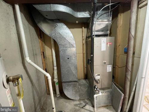 15034 Shamrock Ridge Rd, Silver Spring MD 20906-6107 exterior