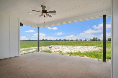 620 Longhorn Trl, Angleton TX 77515-9623 exterior