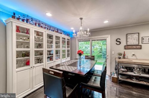 7219 Willow Oak Pl, Springfield VA  22153-1543 exterior