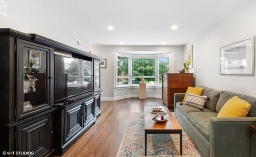 4530 Merrimac Ave, Chicago, IL 60630-3018