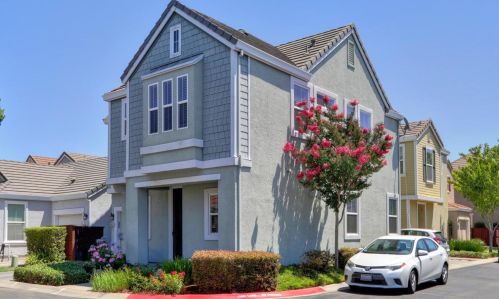 8851 Wheelton Rd, Elk Grove, CA 95624-5217
