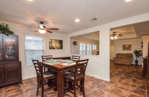 2843 Cone Flower Dr, Richmond TX 77469-5551 exterior