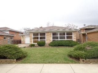 4209 Enfield Ave, Skokie, IL 60076-1950