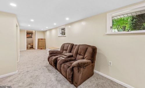 14 Lawrence Dr, Hackettstown NJ  07840-2510 exterior