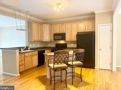 1520 Grosbeak Ct, Woodbridge, VA 22191-5501