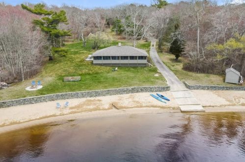 50 Bayberry Ln, Charlestown, RI 02813-3003