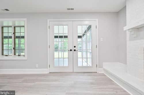 255 Hopkins Rd, Haddonfield NJ 08033-3062 exterior