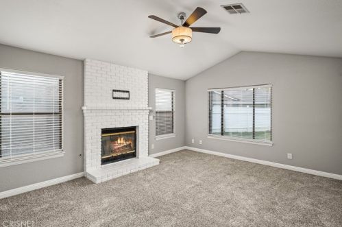 42320 La Gabriella Dr, Lancaster CA  93536-3568 exterior