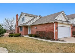 9056 Francis Ct, Downers Grove, IL 60517-8119